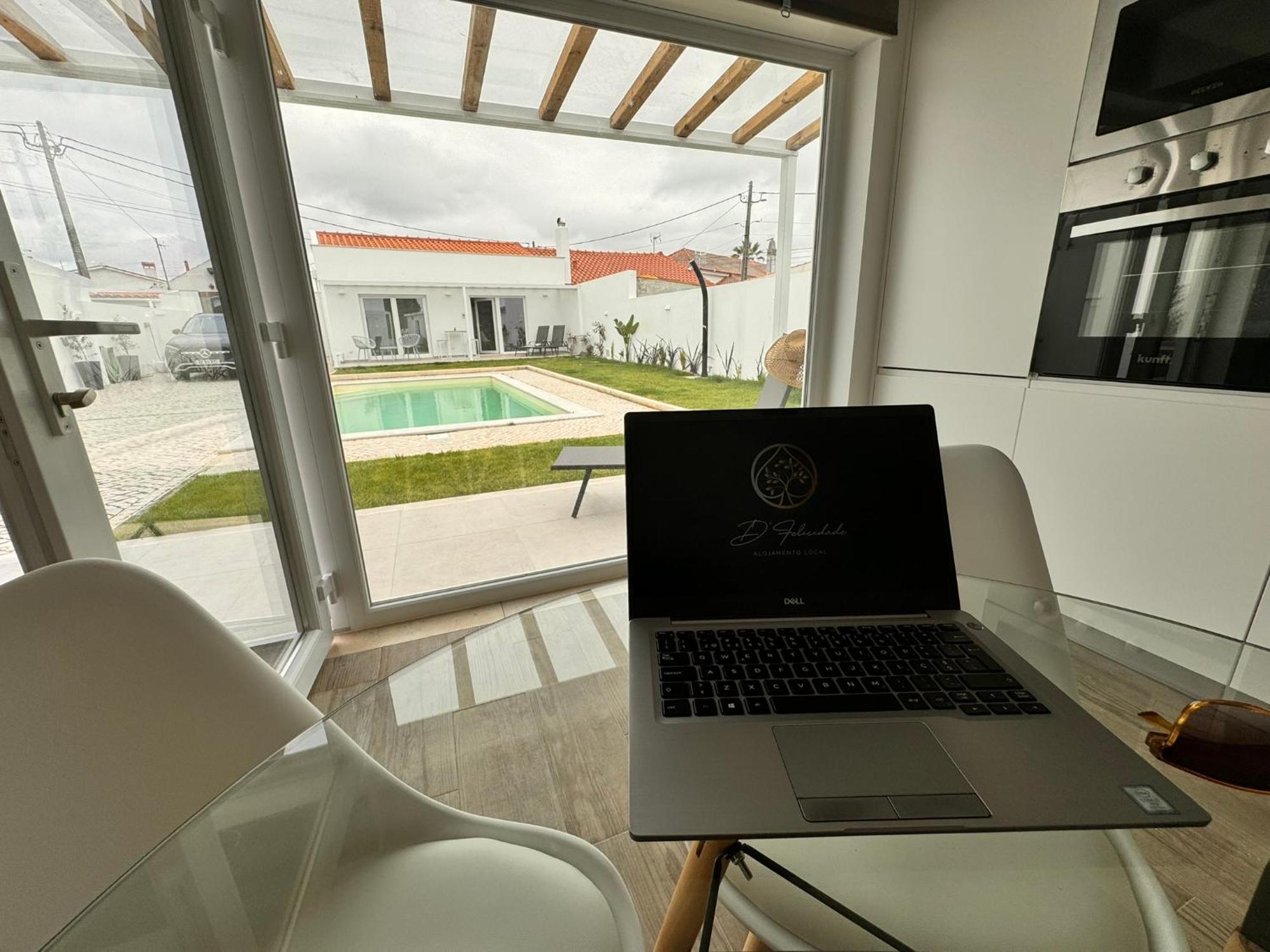 D'Felicidade Caldas Da Rainha Bilik gambar